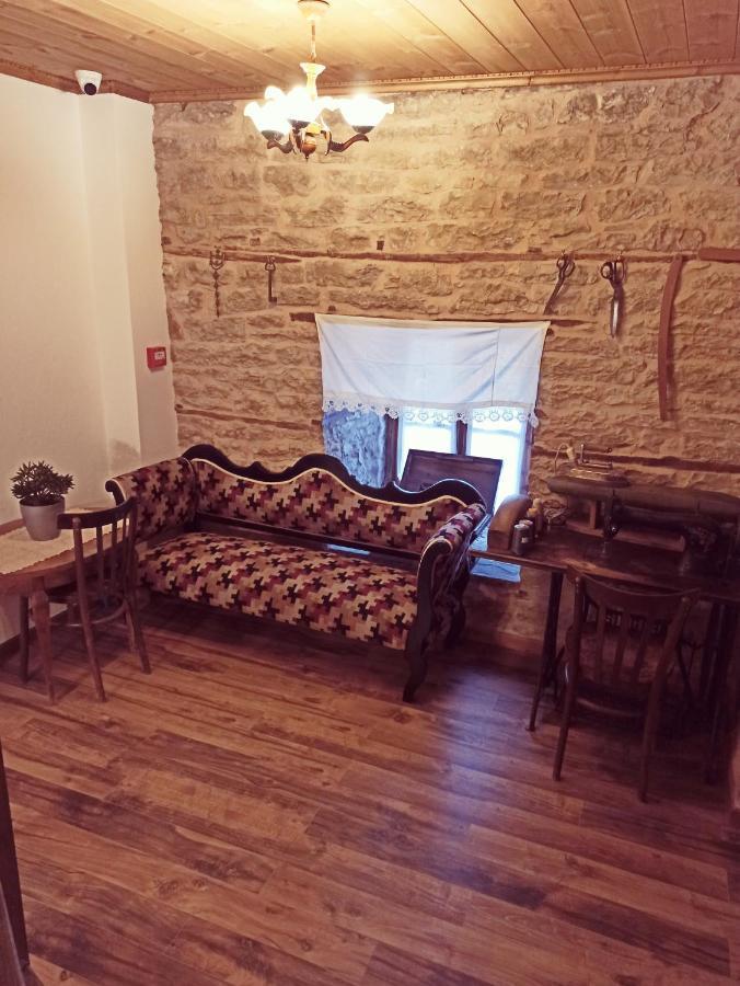 Boutique Hotel Praga Gjirokastër Dış mekan fotoğraf