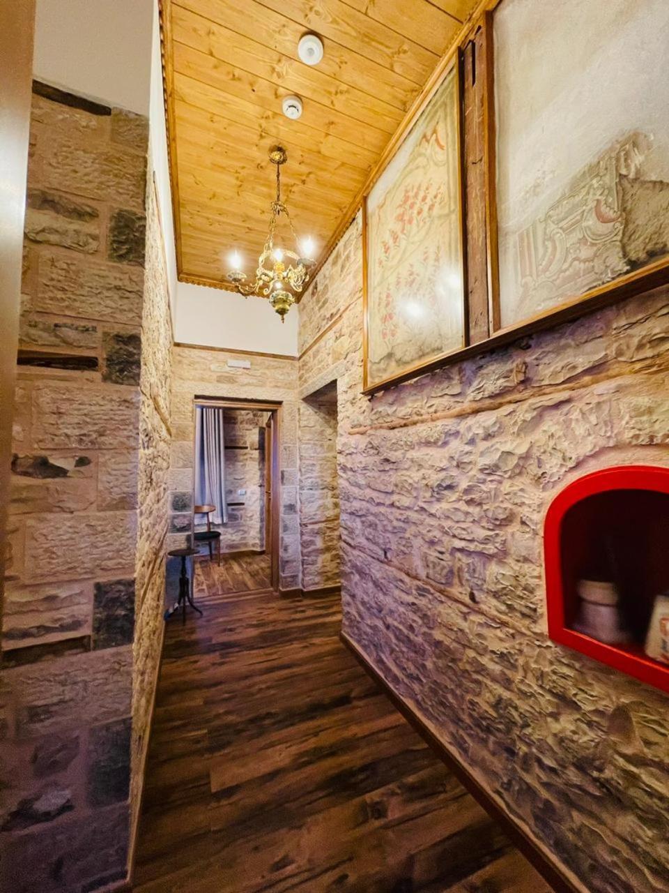 Boutique Hotel Praga Gjirokastër Oda fotoğraf