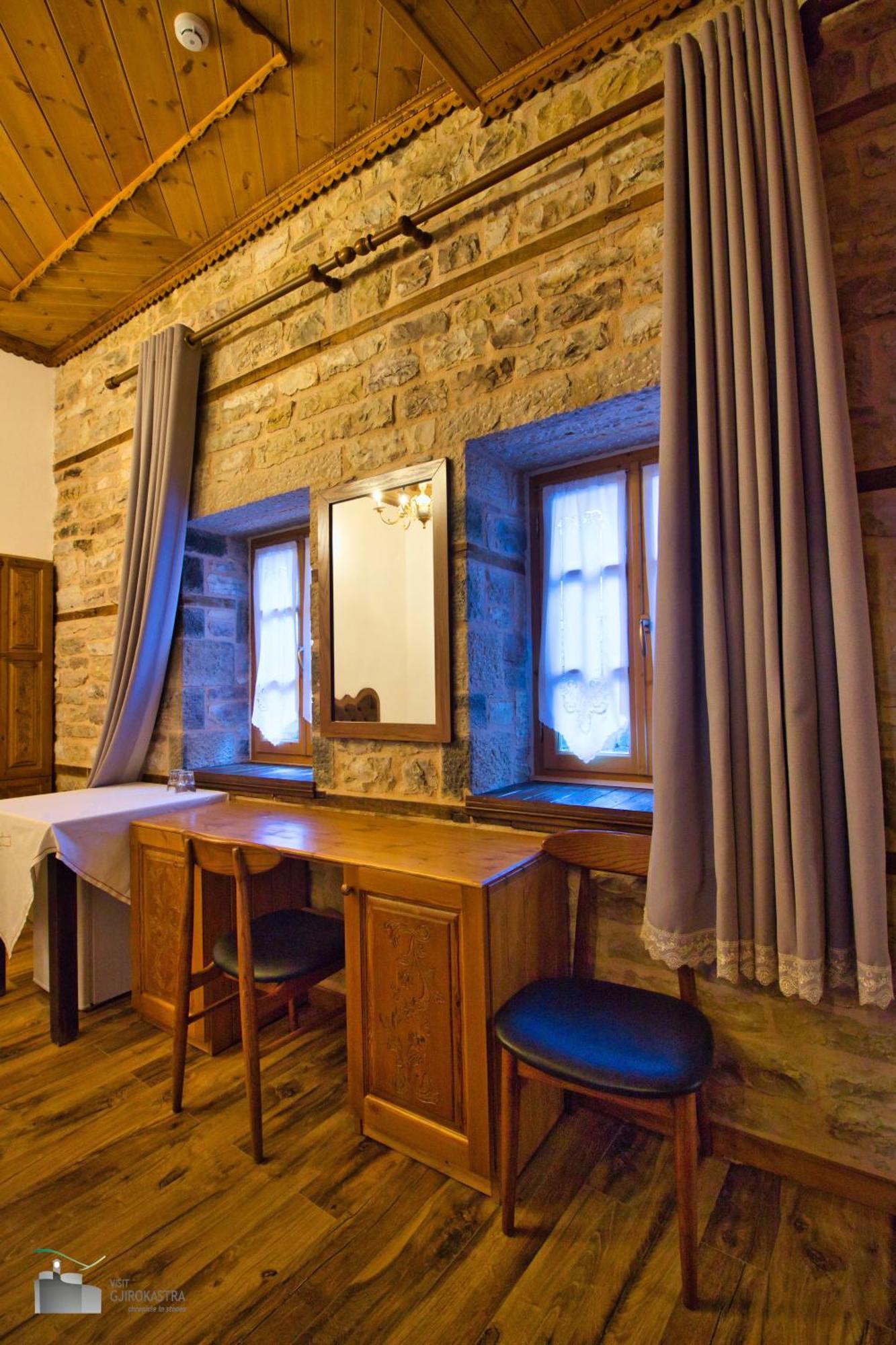 Boutique Hotel Praga Gjirokastër Oda fotoğraf
